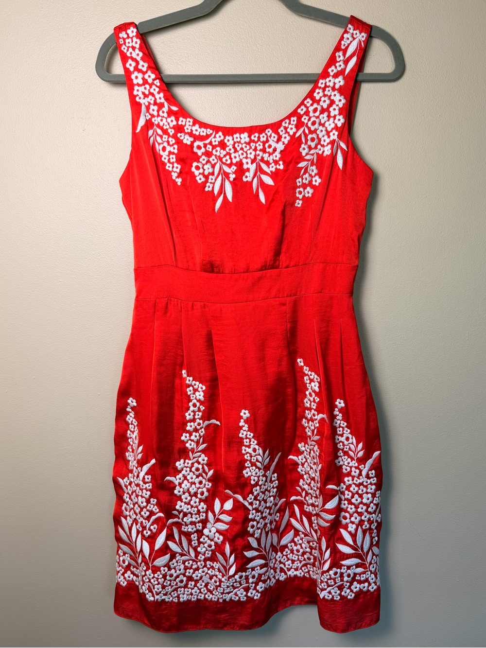 Antonio Melani Red Embroidered Fit & Flare Dress Sz 4 Floral Sleeveless Cocktail